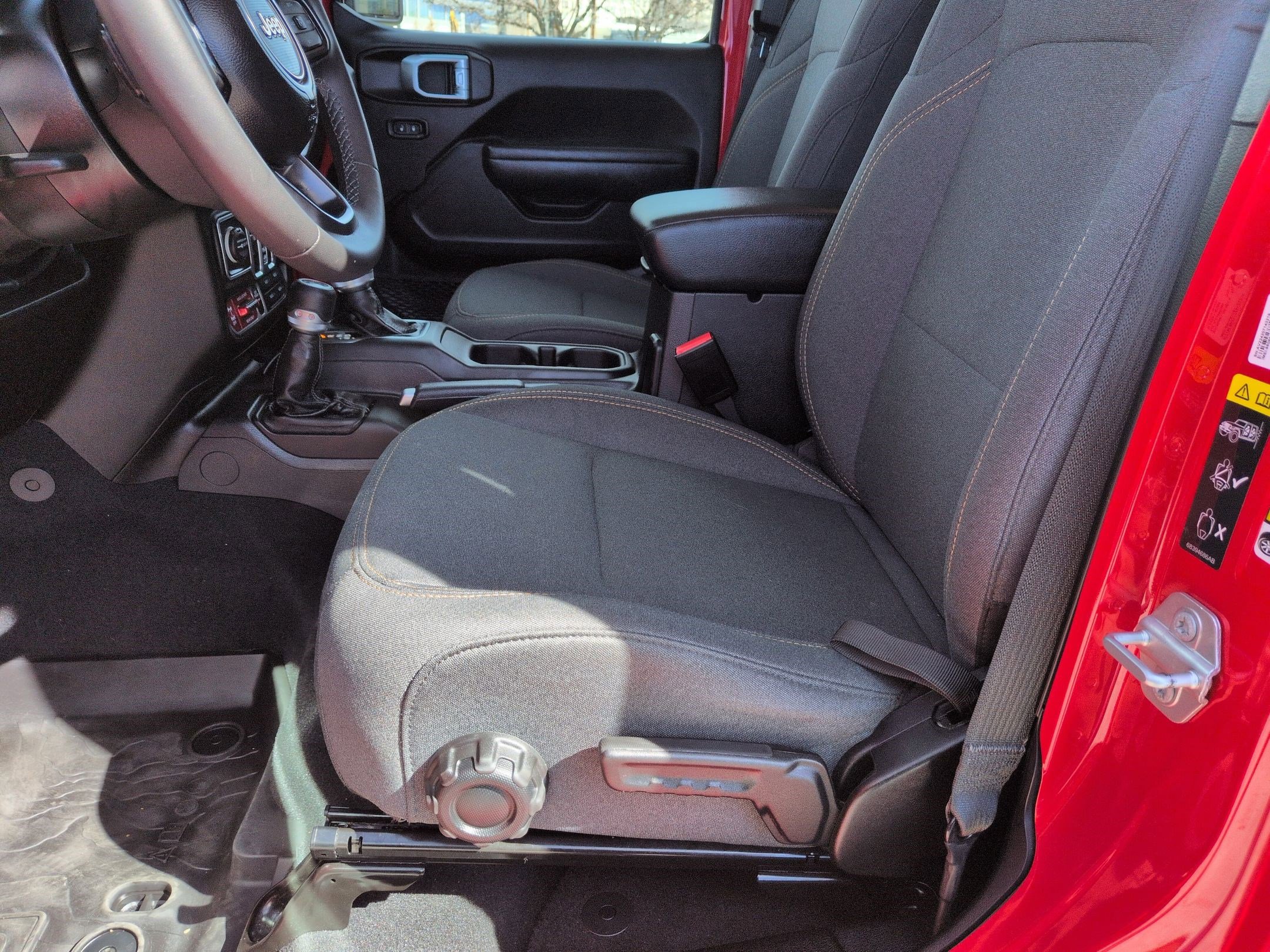 Used 2025 Jeep Wrangler Willys image 17