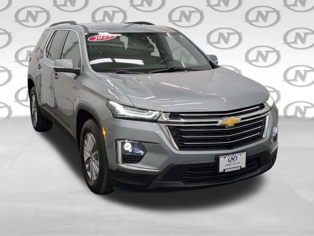 Used 2023 Chevrolet Traverse LT w/ Rear Camera Mirror Package AWD/4WD image 28