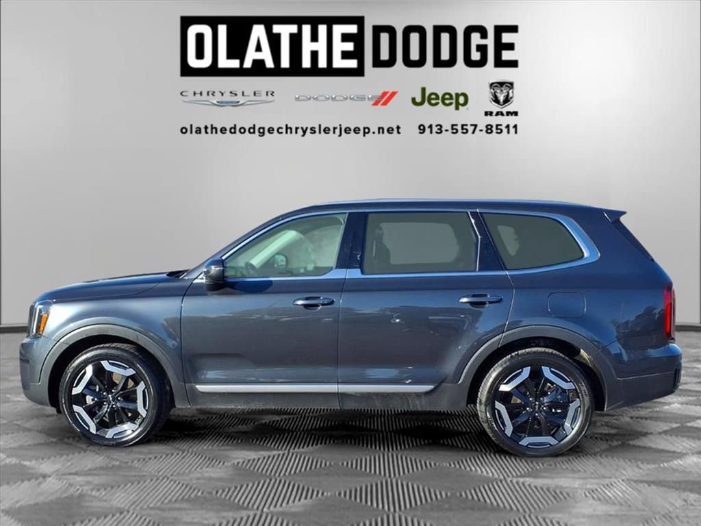 Used 2024 Kia Telluride S image 19