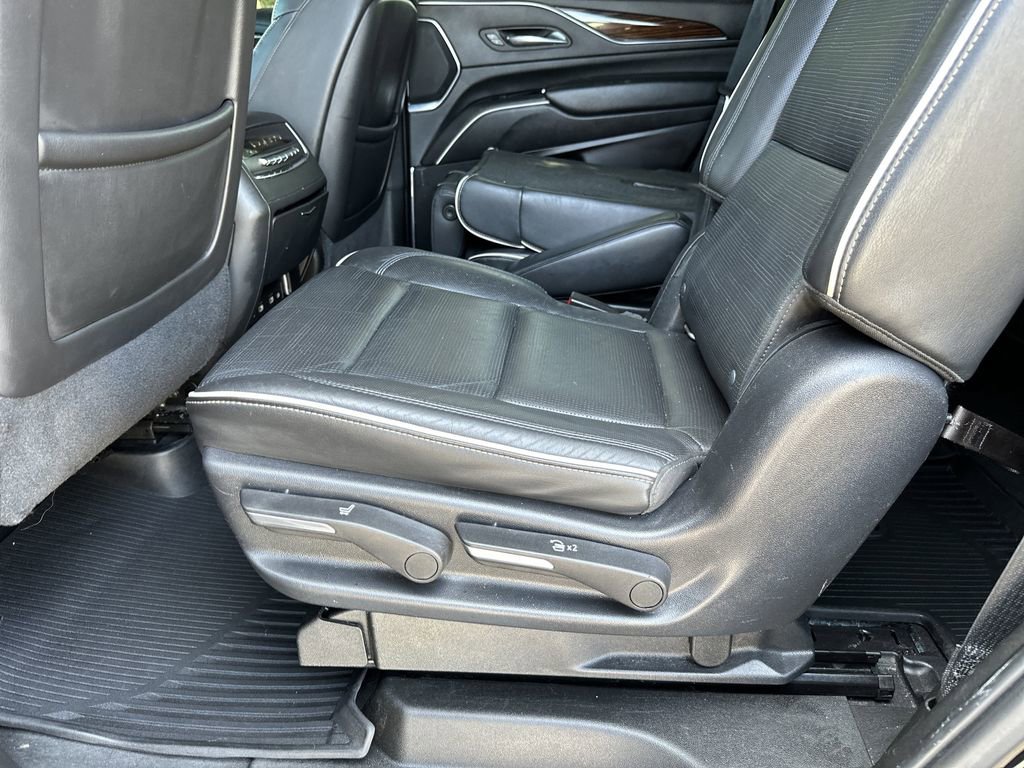 Used 2021 Cadillac Escalade Premium Luxury image 27