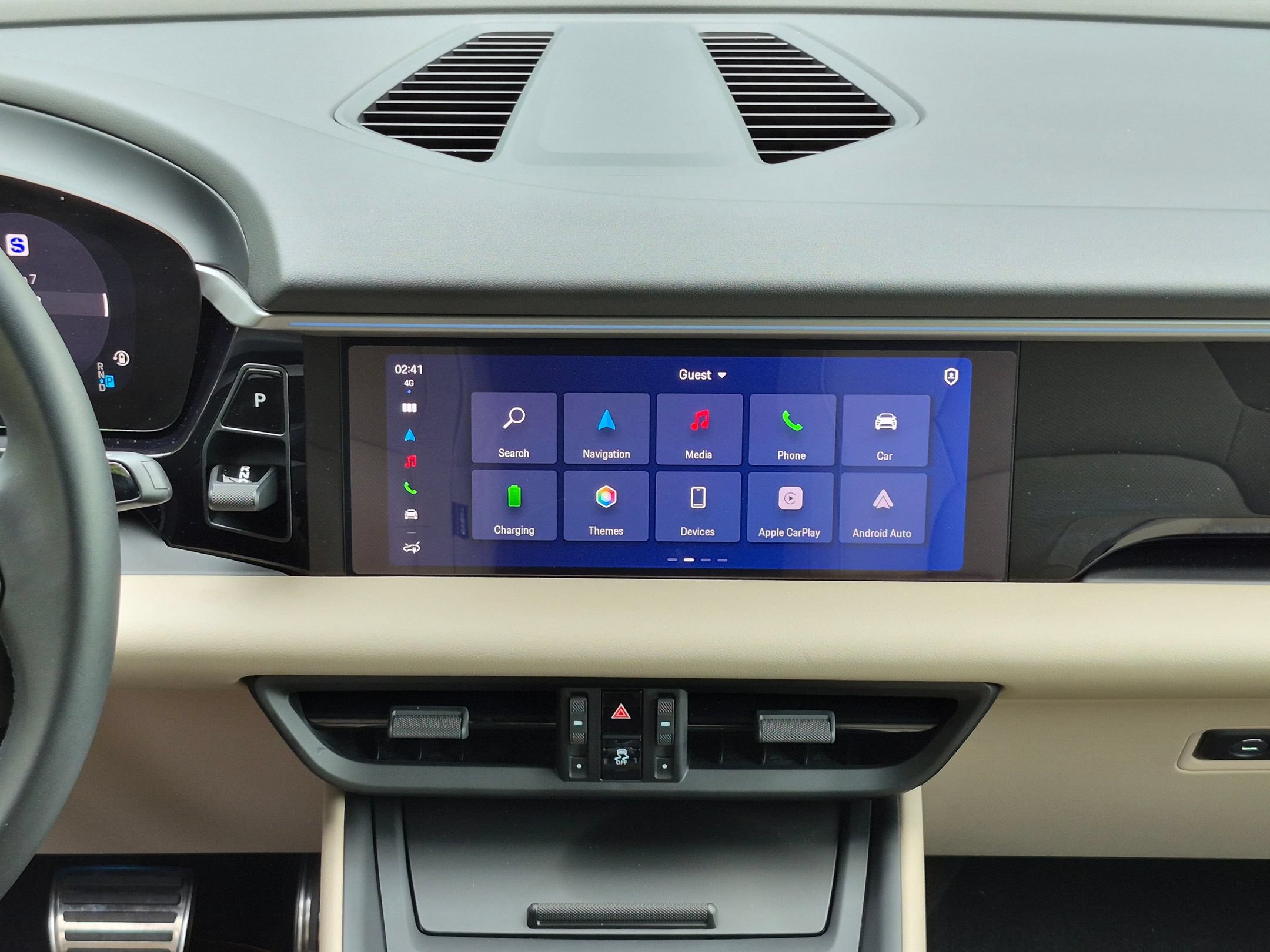 Certified 2025 Porsche Macan Electric RWD image 13