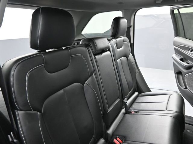 Used 2022 Jeep Grand Cherokee Limited image 20