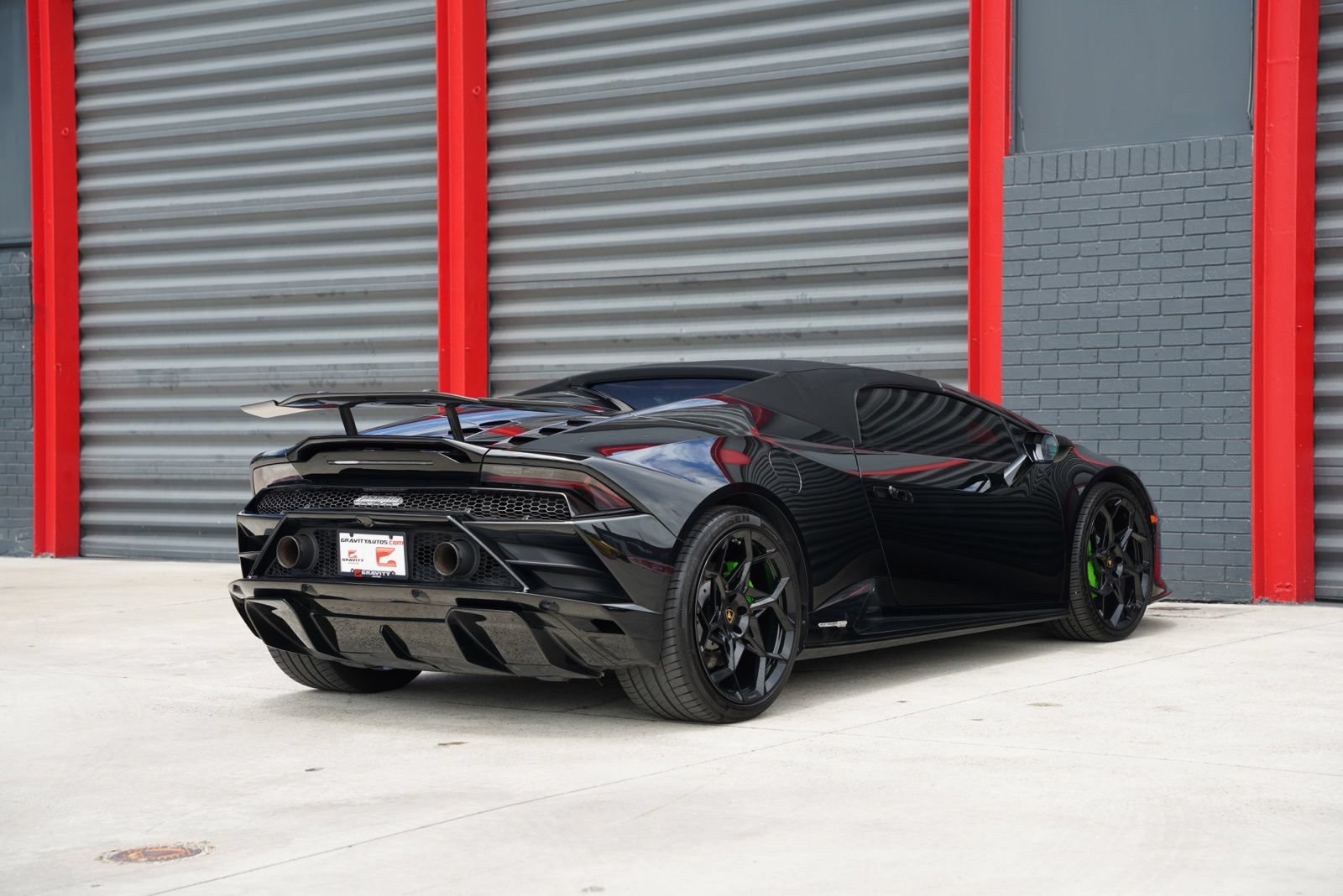 Used 2021 Lamborghini Huracan EVO RWD image 11