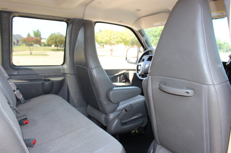 Used 2019 Chevrolet Express 2500 LS w/ Driver Convenience Package RWD image 15