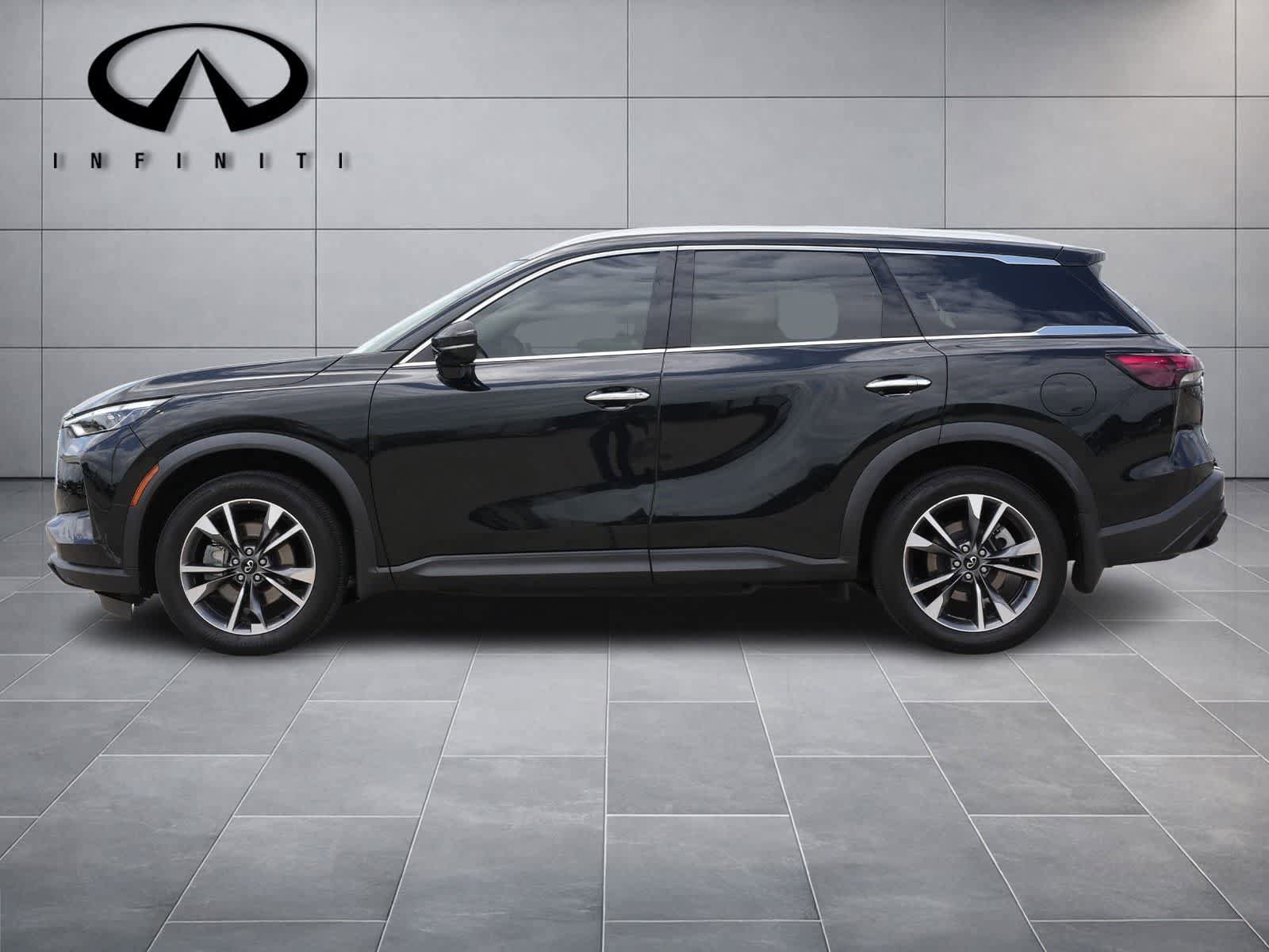 Certified 2023 INFINITI QX60 Luxe w/ Performance Audio Package image 4