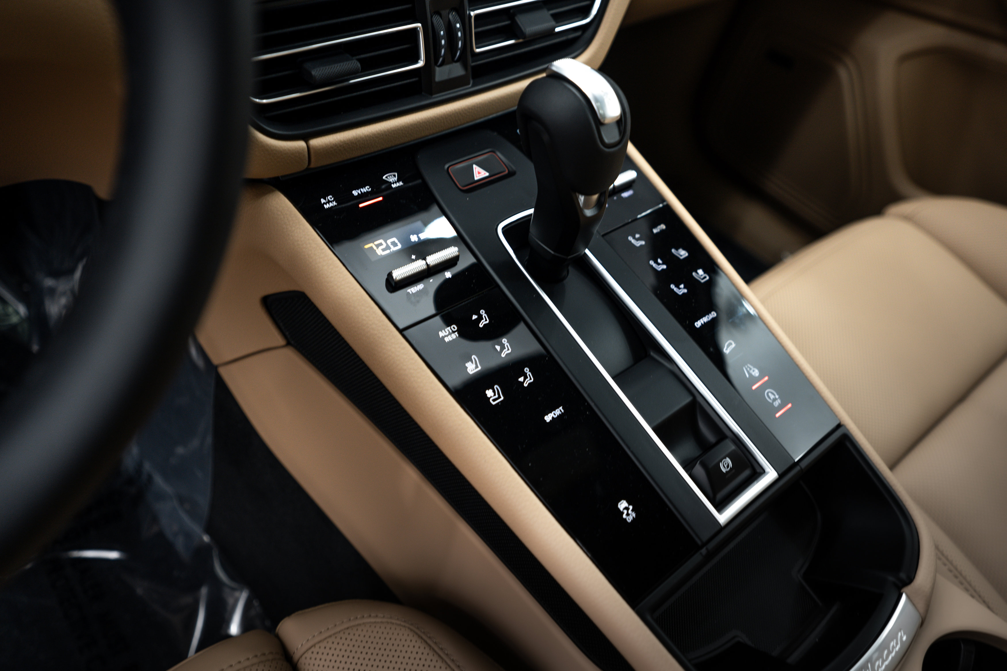 New 2025 Porsche Macan image 14