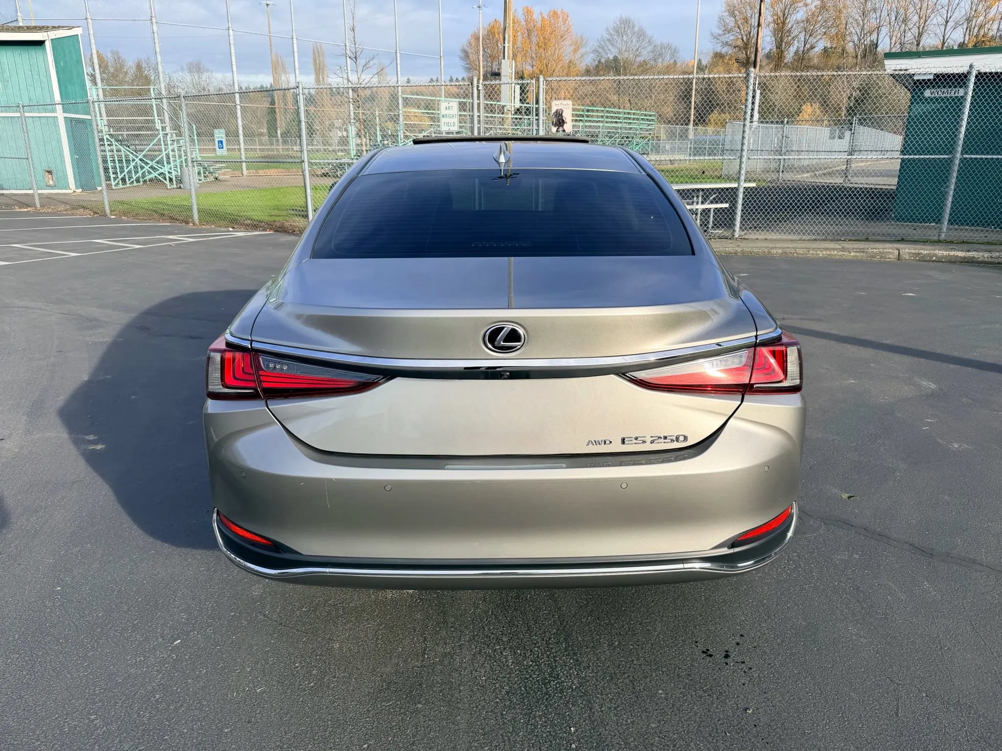 Used 2021 Lexus ES 250 w/ Premium Package AWD/4WD image 4