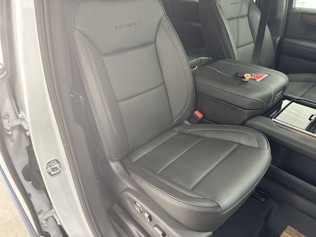New 2026 GMC Yukon XL Denali w/ Denali Reserve Package RWD image 29