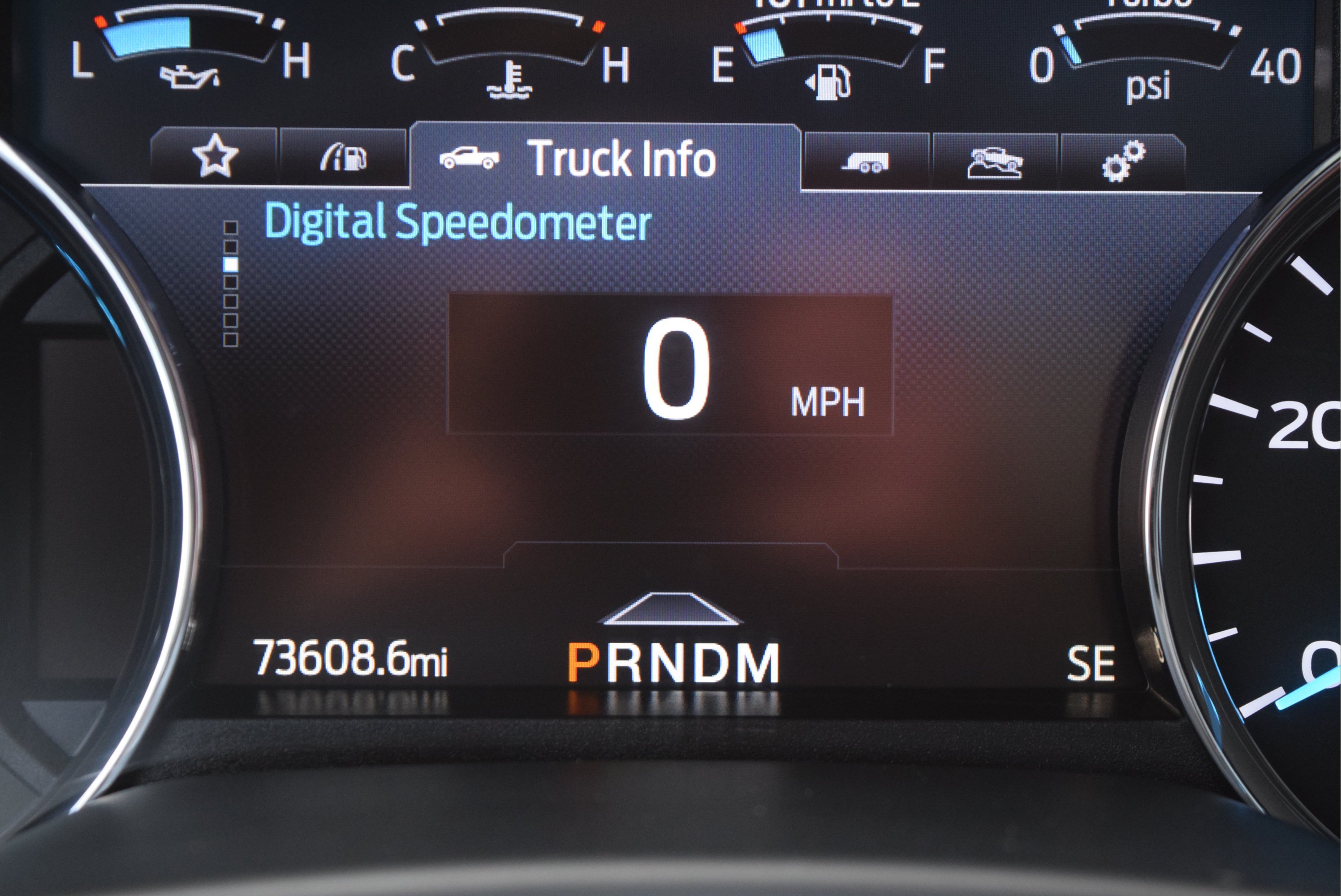 Used 2022 Ford F350 Platinum w/ FX4 Off-Road Package AWD/4WD image 15