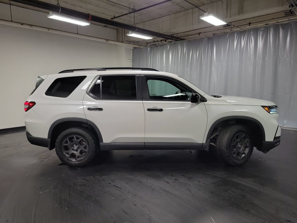 Used 2023 Honda Pilot TrailSport image 9