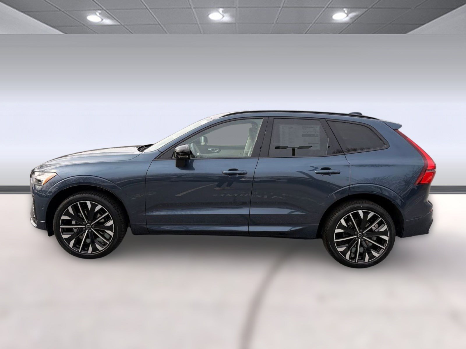 New 2026 Volvo XC60 B5 Ultra w/ Protection Package Premier image 2