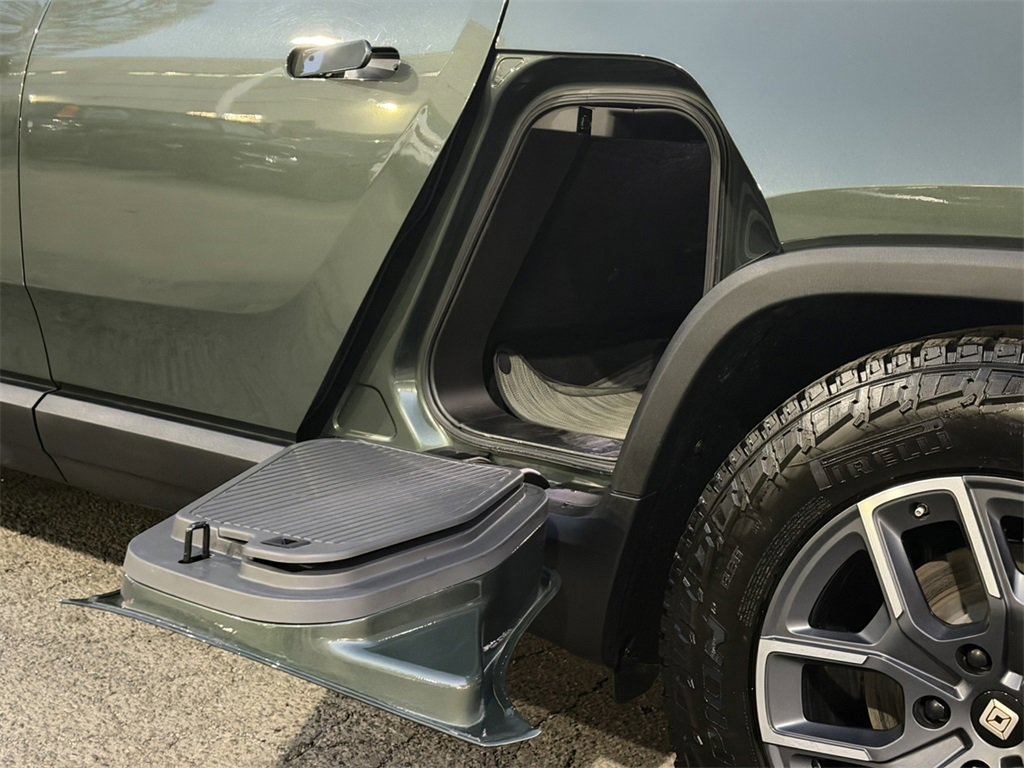Used 2022 Rivian R1T Launch Edition image 19