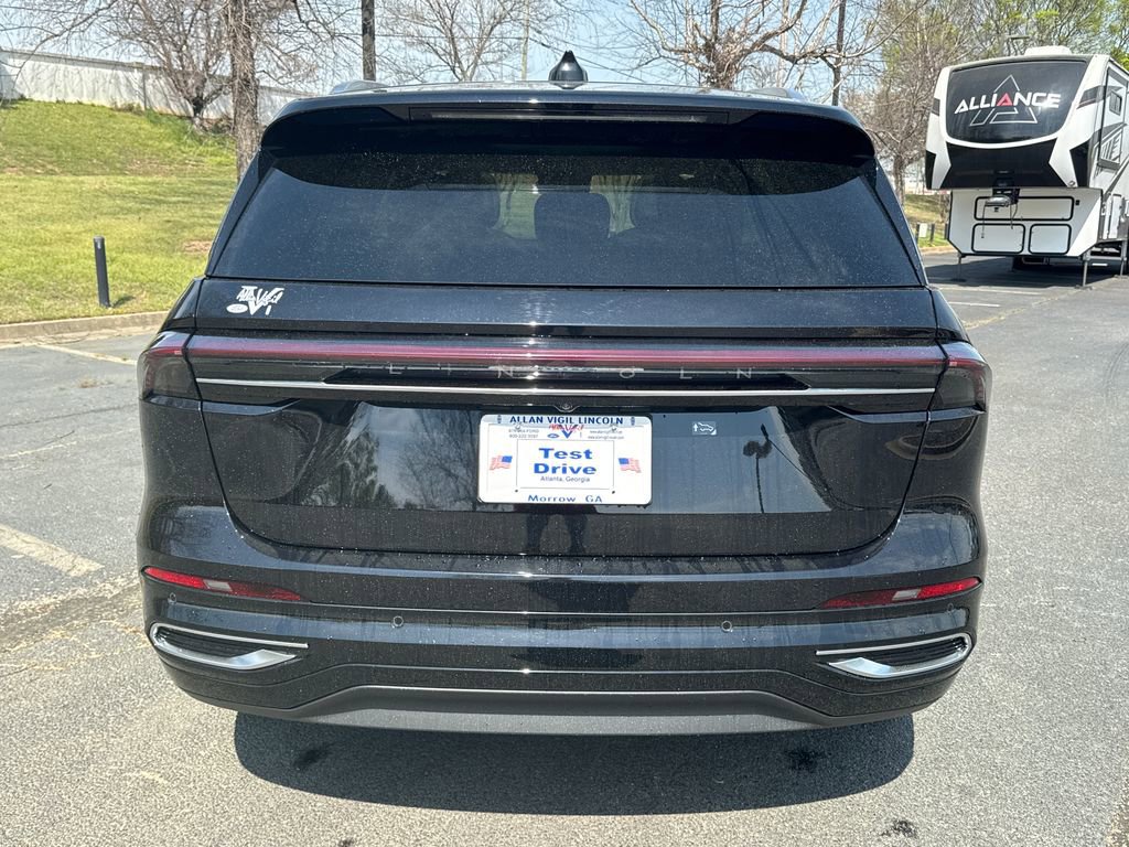 Used 2025 Lincoln Nautilus Reserve image 6