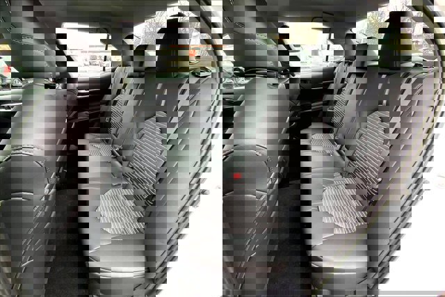 Used 2024 Toyota Camry SE image 25