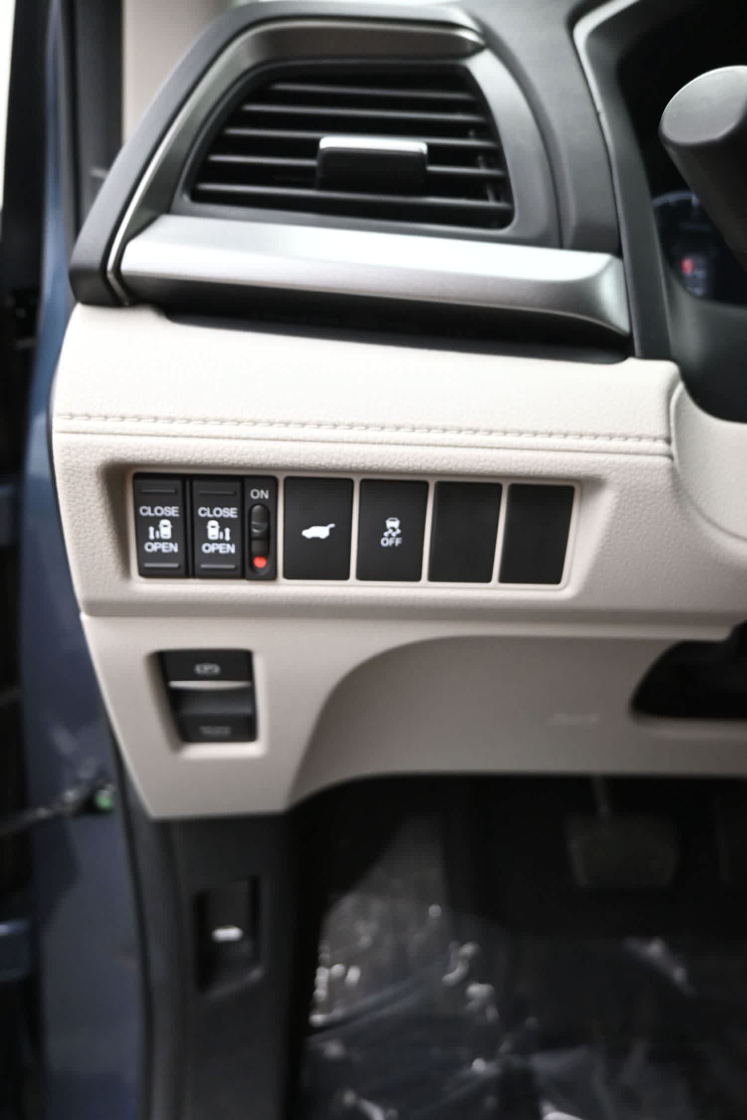 Used 2025 Honda Odyssey EX-L image 21