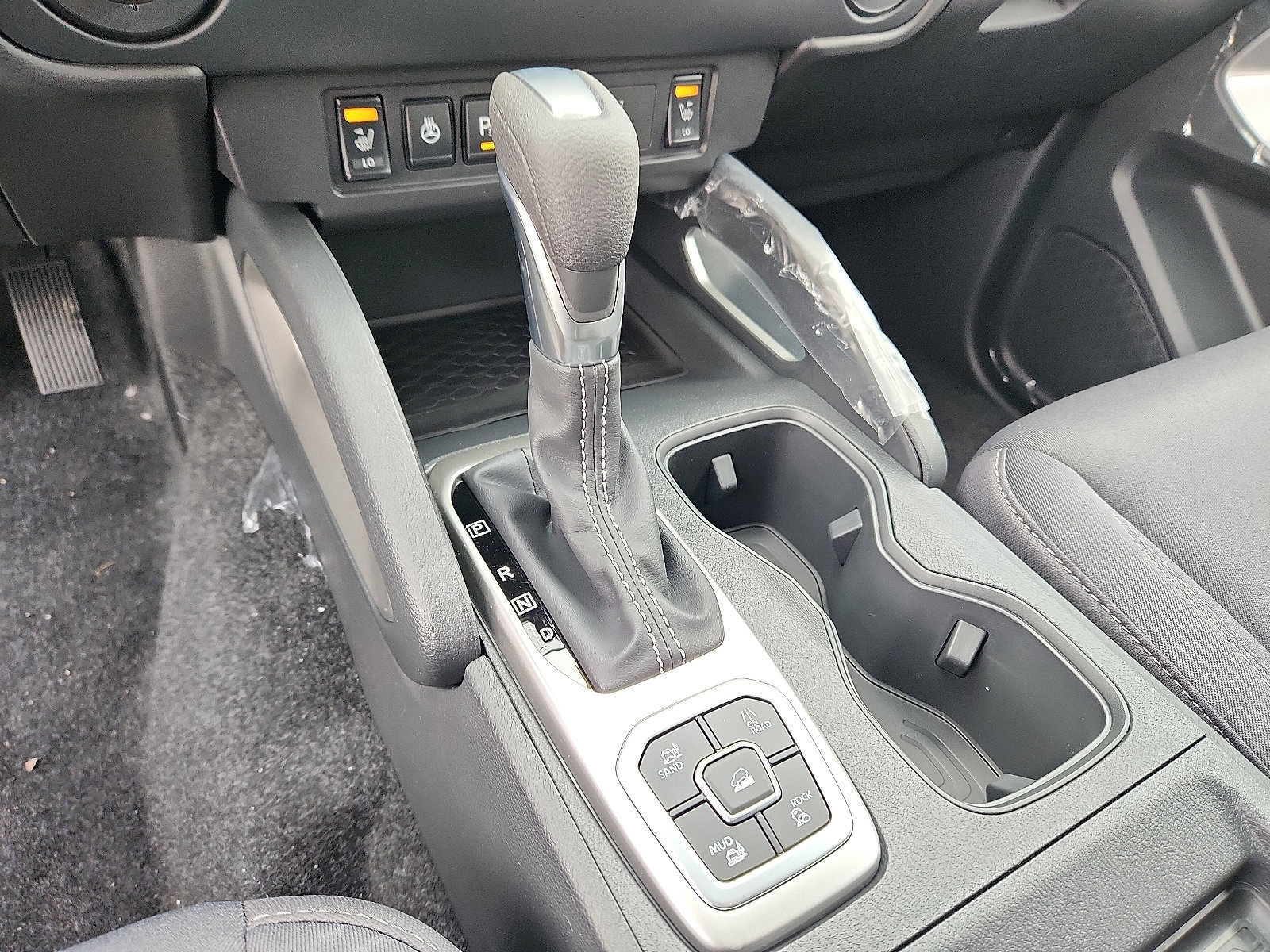 New 2026 Nissan Frontier SV w/ All-Weather Content Package AWD/4WD image 7