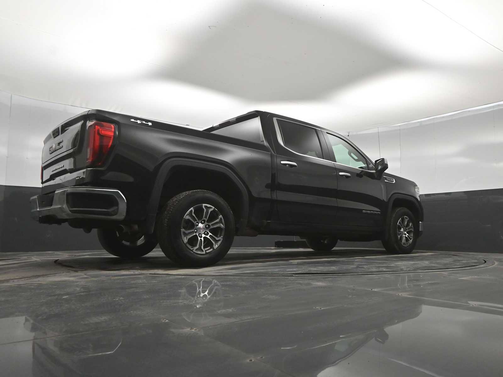 Used 2025 GMC Sierra 1500 SLT AWD/4WD image 38