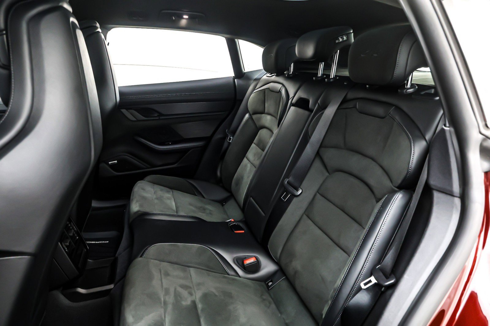 Used 2023 Porsche Taycan GTS image 7