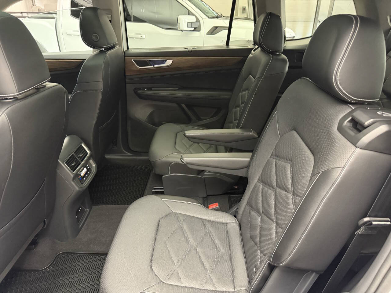 Used 2024 Volkswagen Atlas SE w/ Panoramic Sunroof Package AWD/4WD image 20