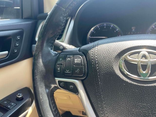 Used 2016 Toyota Highlander Limited AWD/4WD image 24