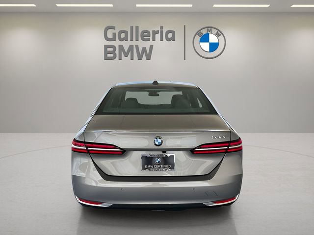 Used 2025 BMW 530i w/ Premium Package image 7