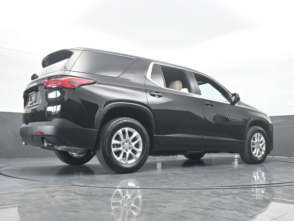 Used 2023 Chevrolet Traverse LS image 58