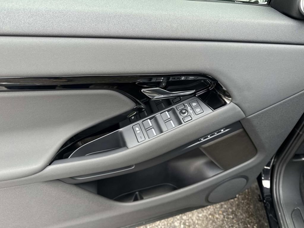 Certified 2025 Land Rover Range Rover Evoque S image 17