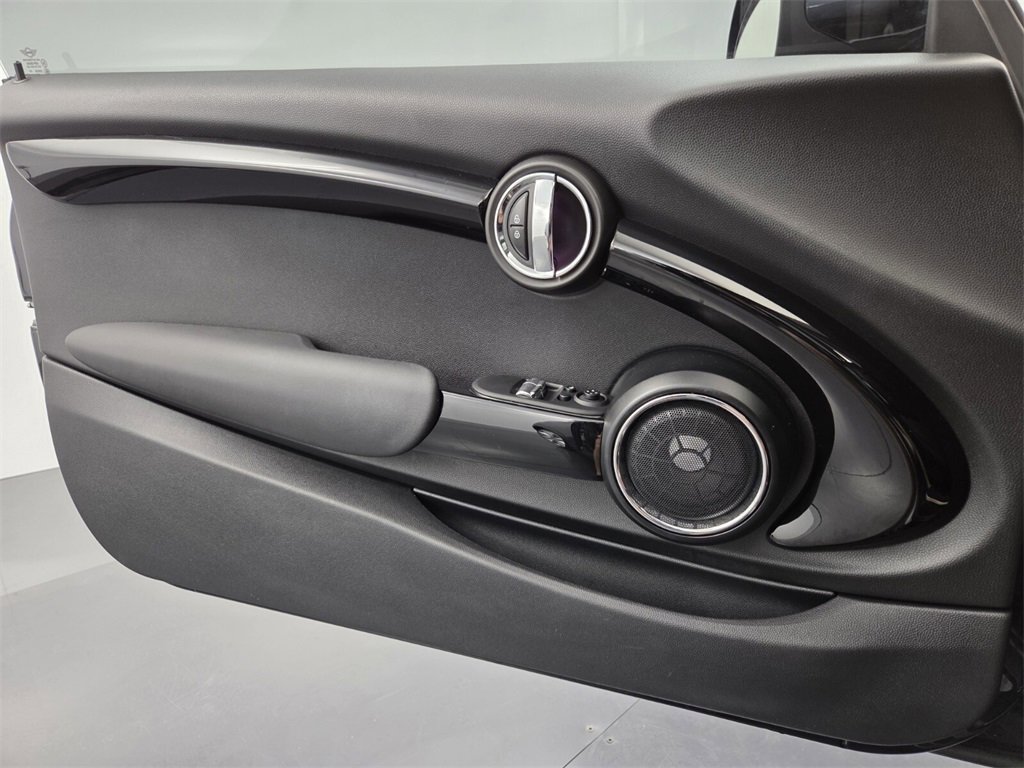 Used 2021 MINI Cooper S image 31