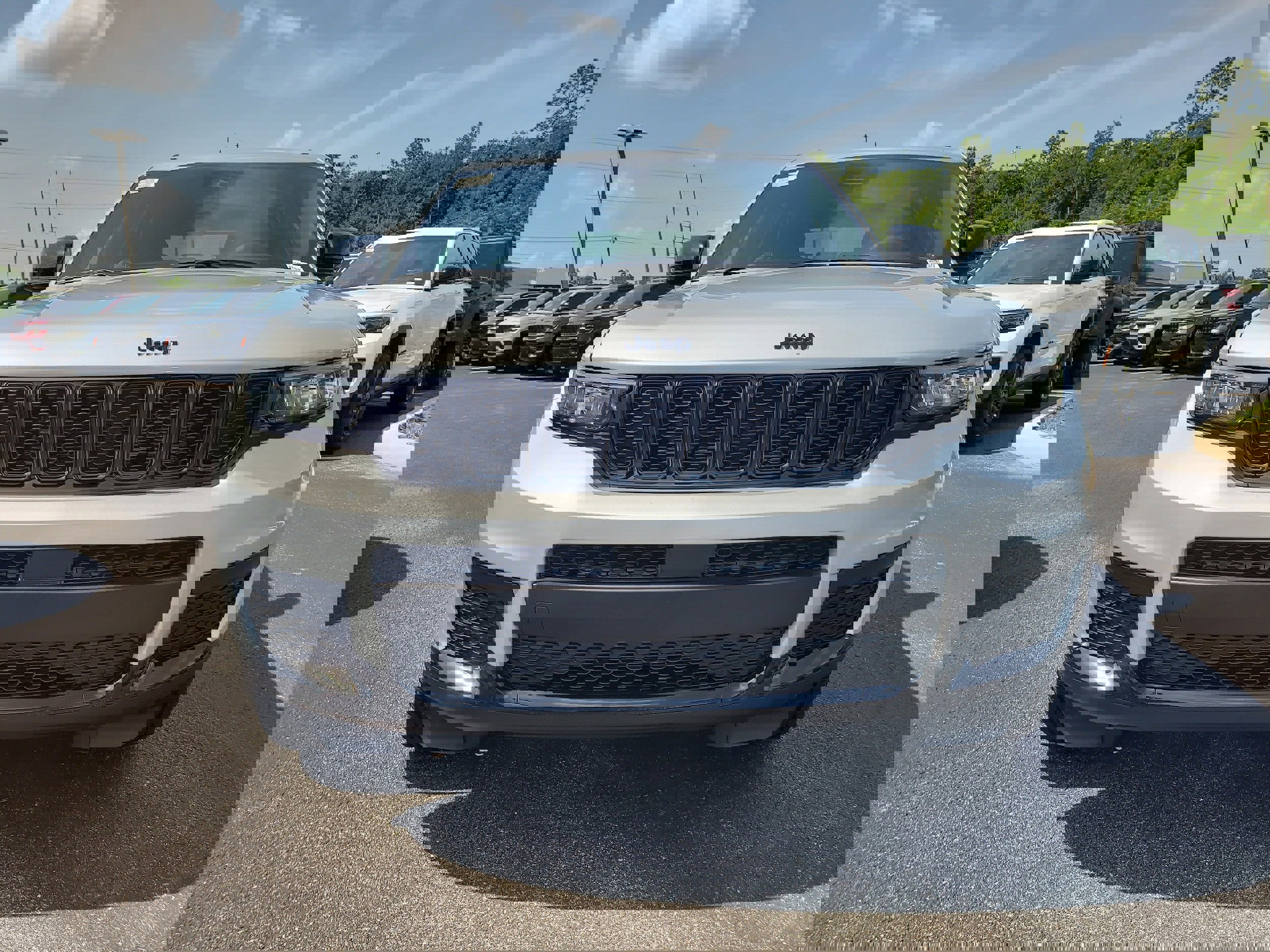 New 2025 Jeep Grand Cherokee L Altitude image 3