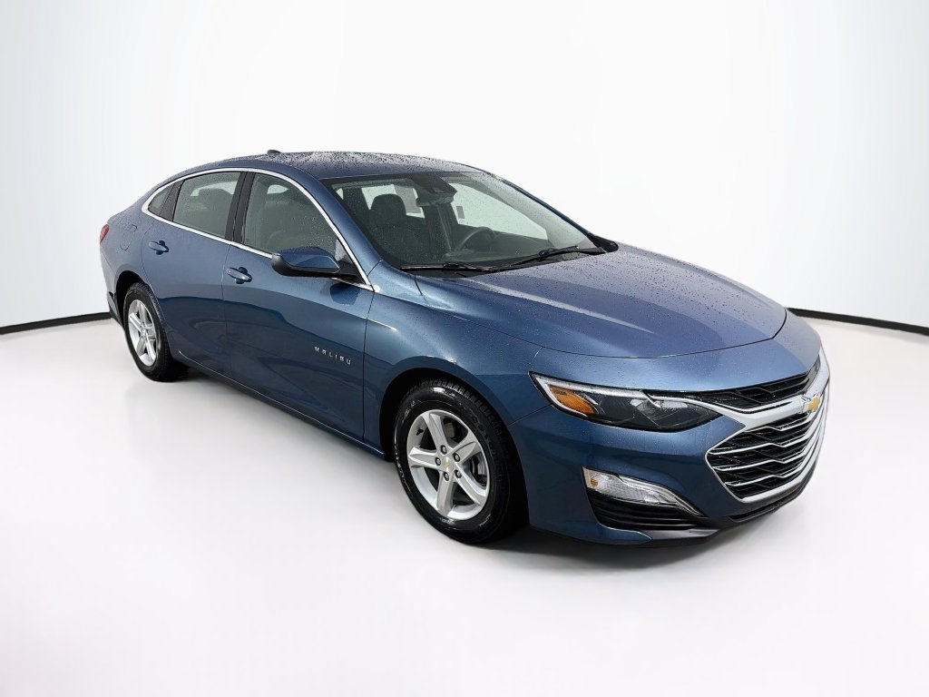 Used 2025 Chevrolet Malibu LS FWD image 3