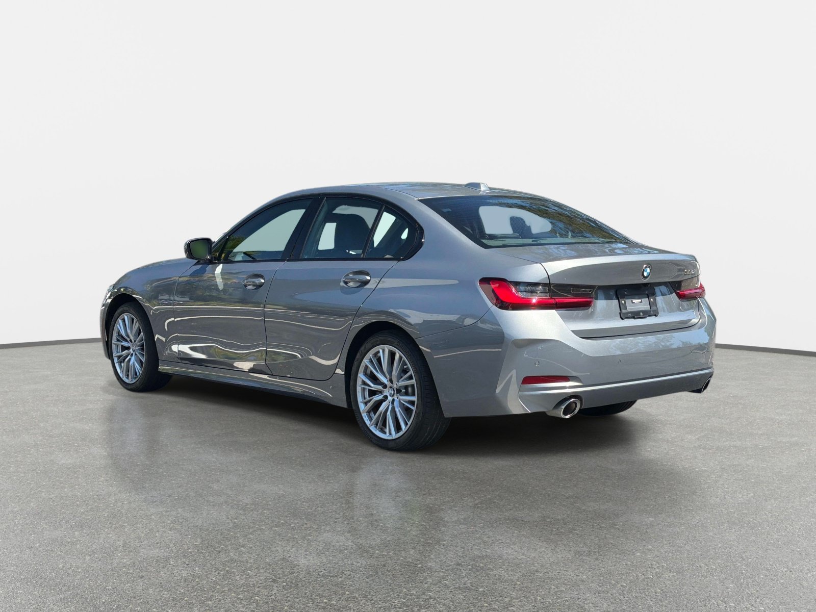 Used 2023 BMW 330i Sedan w/ Driving Assistance Package RWD image 5