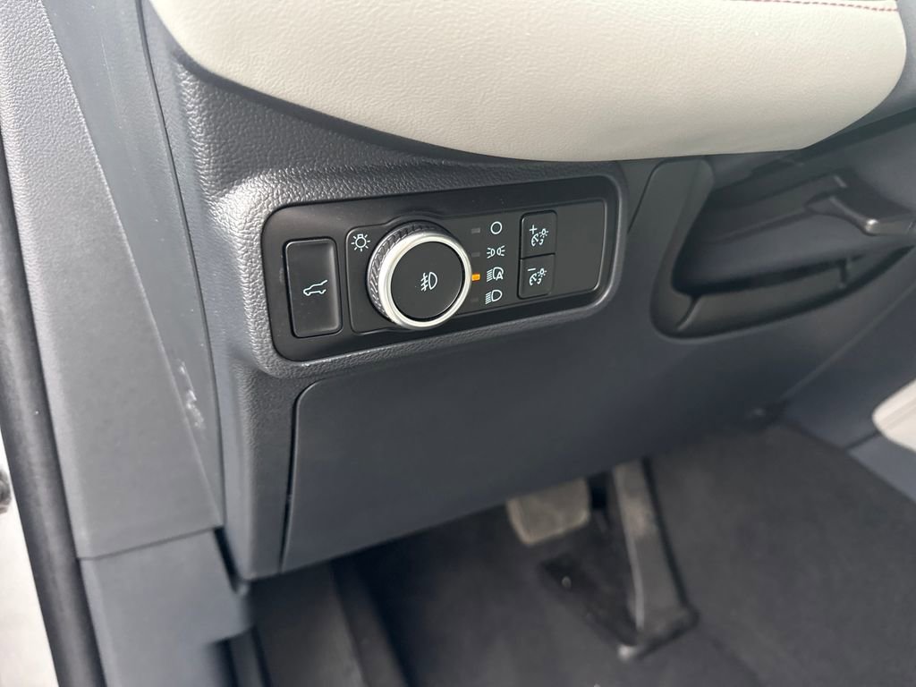 Used 2025 Ford Explorer Active w/ Active Comfort Package image 24