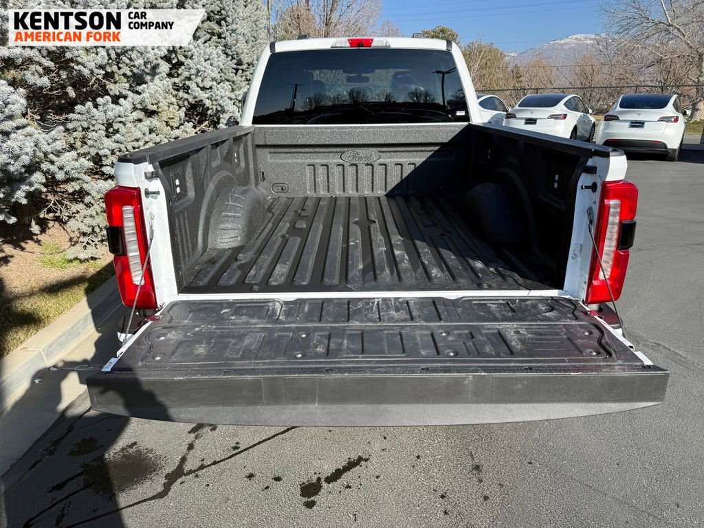 Used 2025 Ford F250 Lariat w/ Black Appearance Package image 39