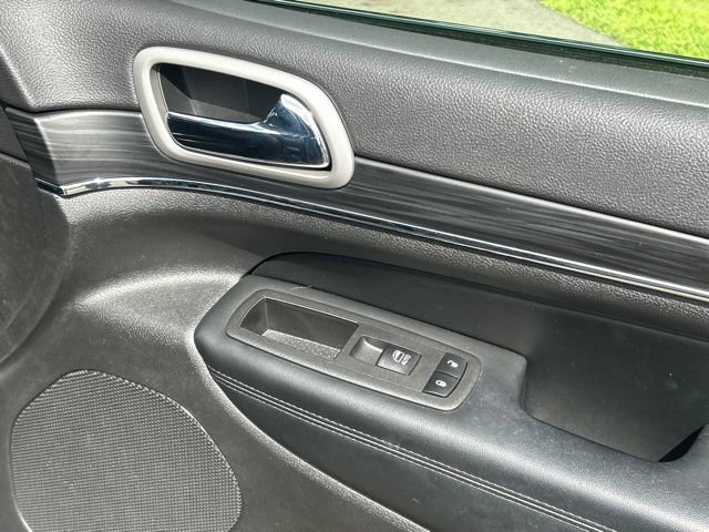 Used 2021 Jeep Grand Cherokee Limited AWD/4WD image 37