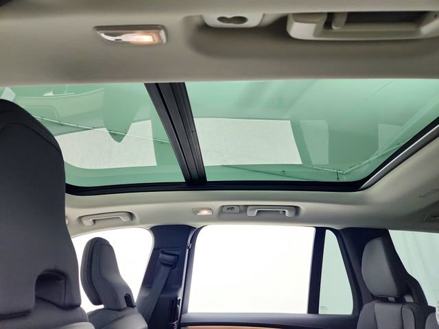 New 2026 Volvo XC90 B5 Core image 18