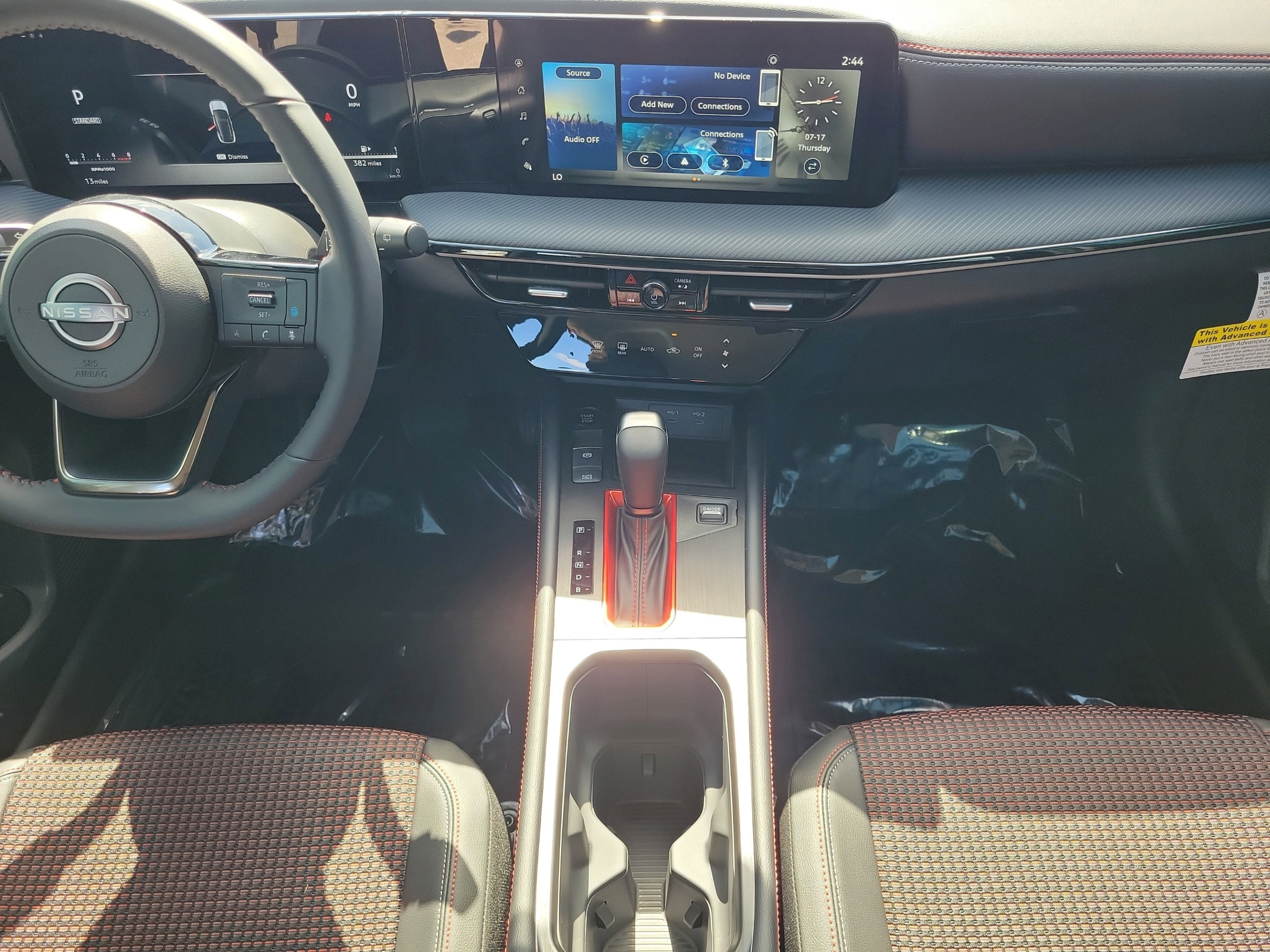 New 2025 Nissan Kicks SR FWD image 16