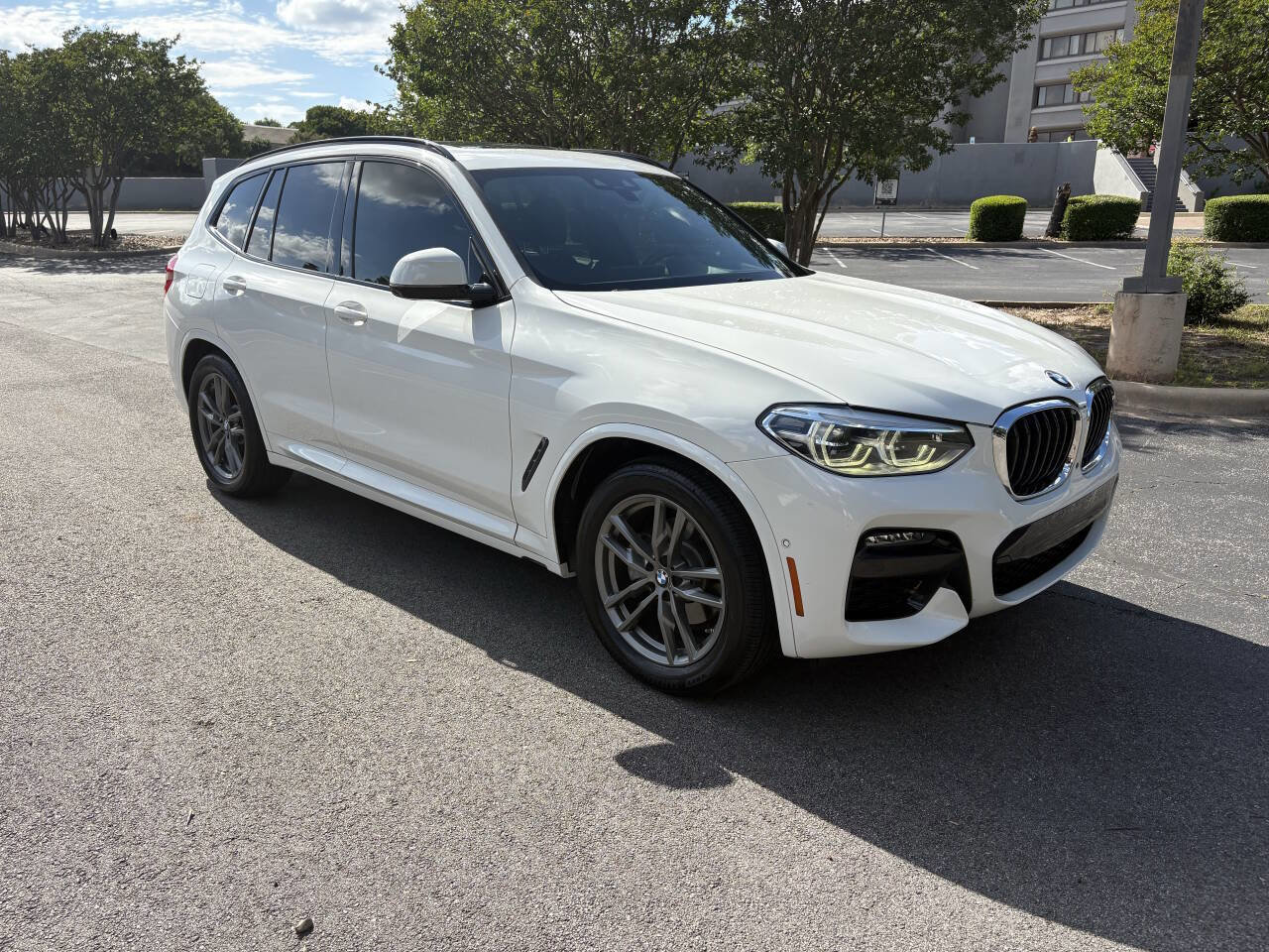 Used 2020 BMW X3 xDrive30i w/ Executive Package AWD/4WD image 2