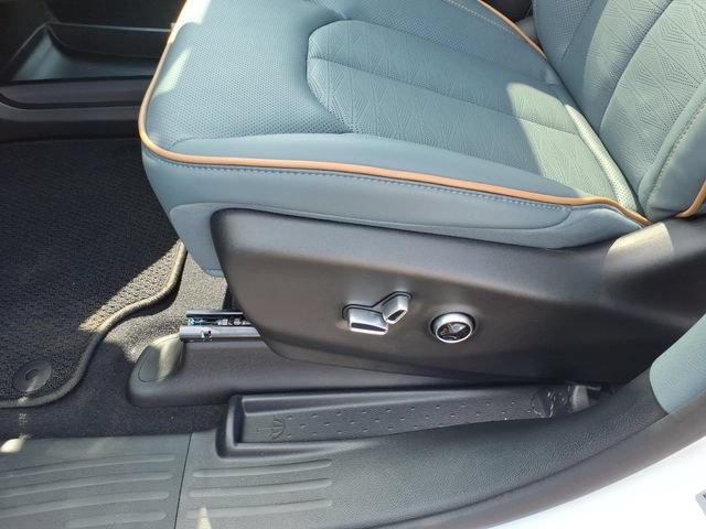 New 2027 Chrysler Pacifica Pinnacle FWD image 7