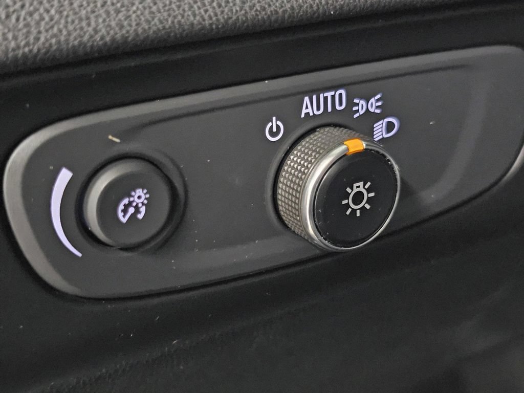 Used 2019 Buick Enclave Essence w/ LPO, Touring Package FWD image 32