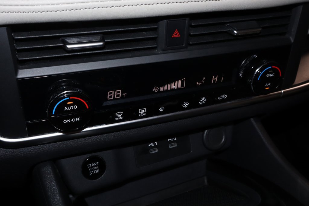 Certified 2025 Nissan Rogue SV image 30