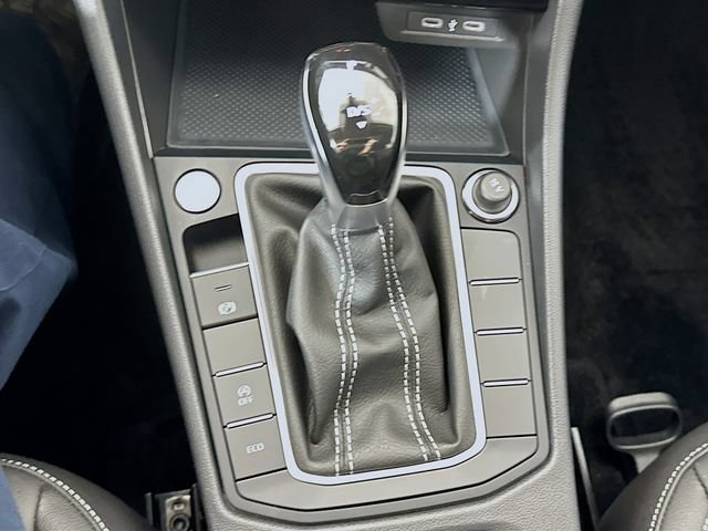 Used 2024 Volkswagen Jetta SE FWD image 26