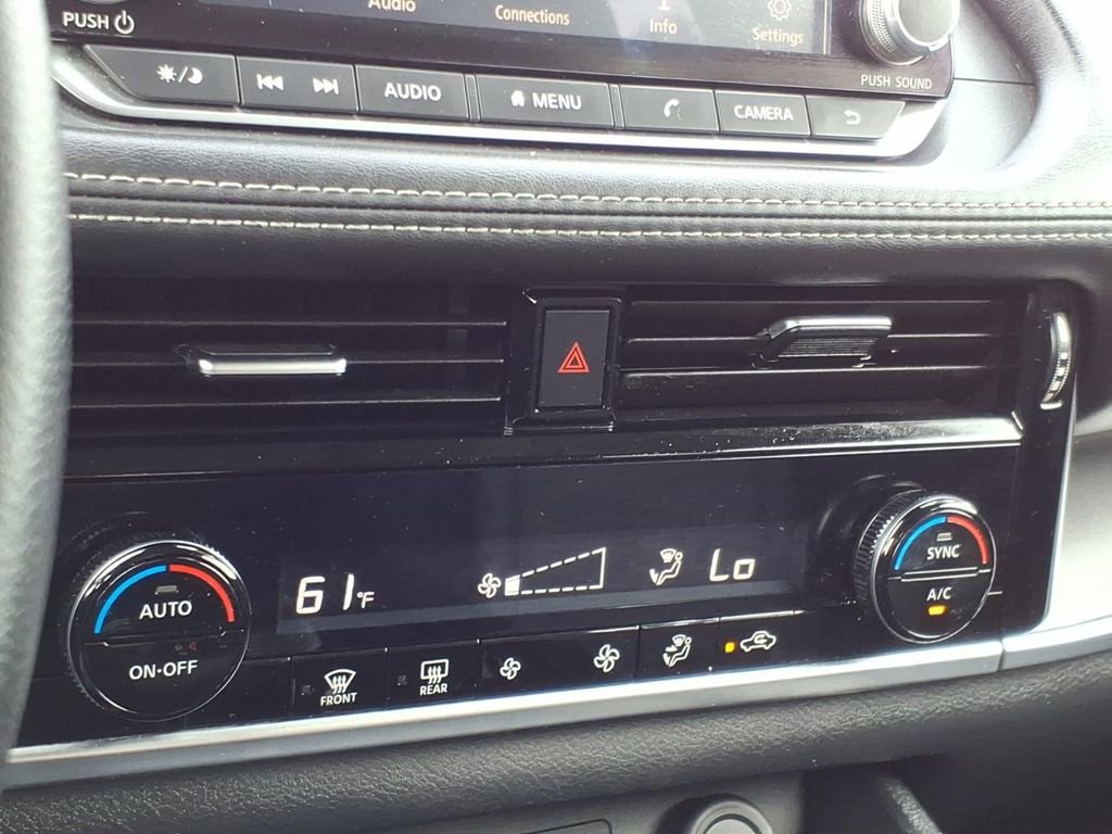 Used 2021 Nissan Rogue SV image 18