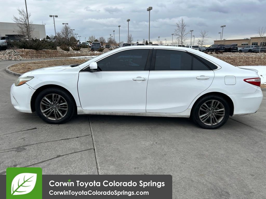 Used 2016 Toyota Camry SE image 4