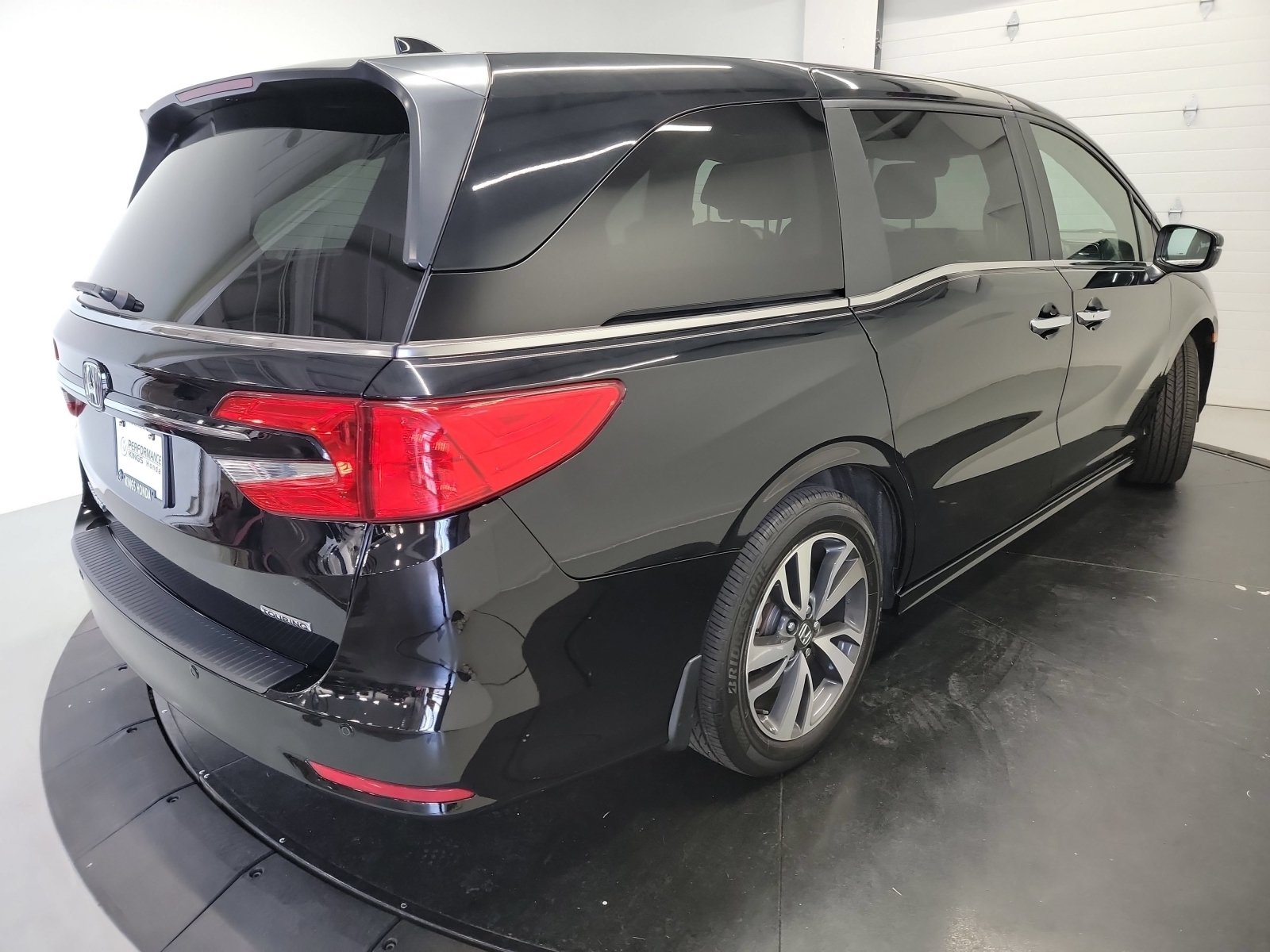 Certified 2024 Honda Odyssey Touring image 9