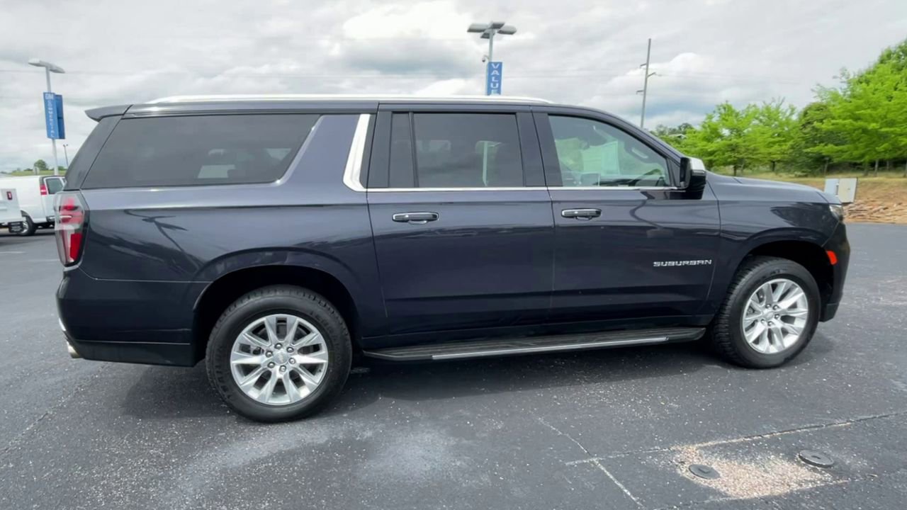 Used 2023 Chevrolet Suburban Premier AWD/4WD image 9