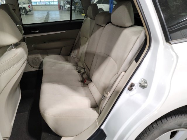 Used 2012 Subaru Outback 2.5i Premium w/ All-Weather Pkg AWD/4WD image 10