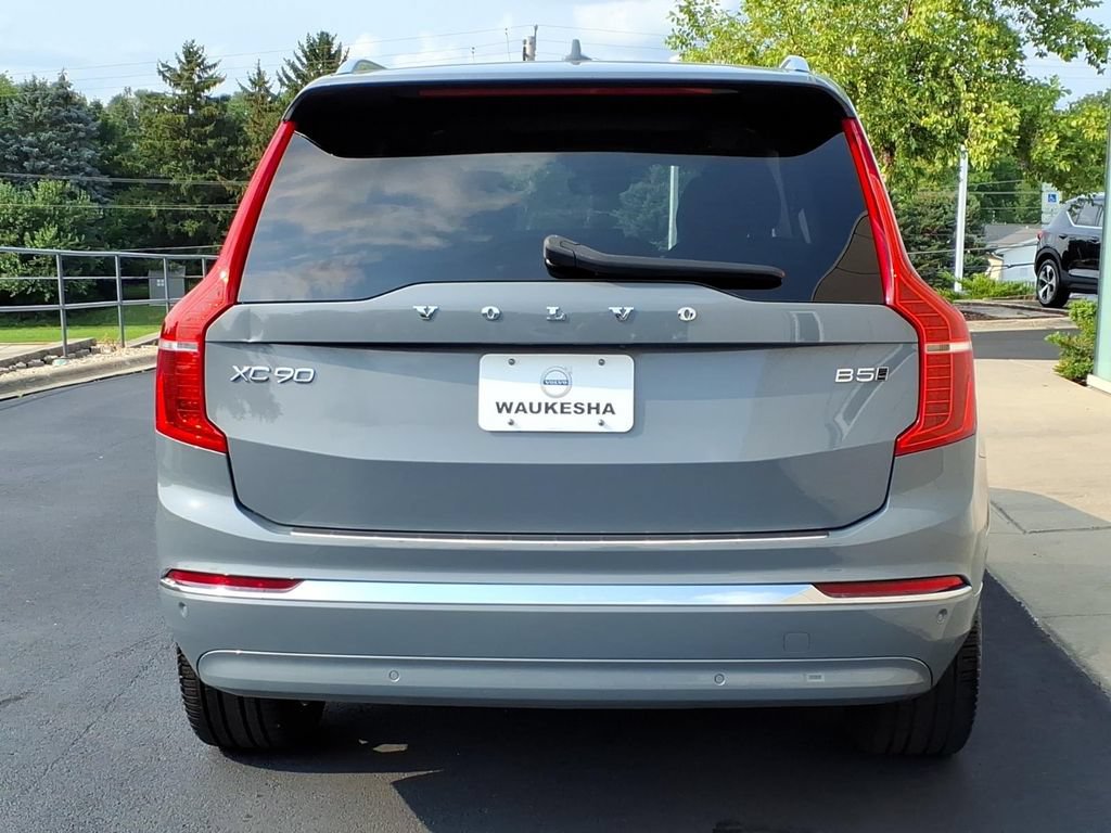 Certified 2023 Volvo XC90 B5 Plus w/ Protection Package Premier AWD/4WD image 4