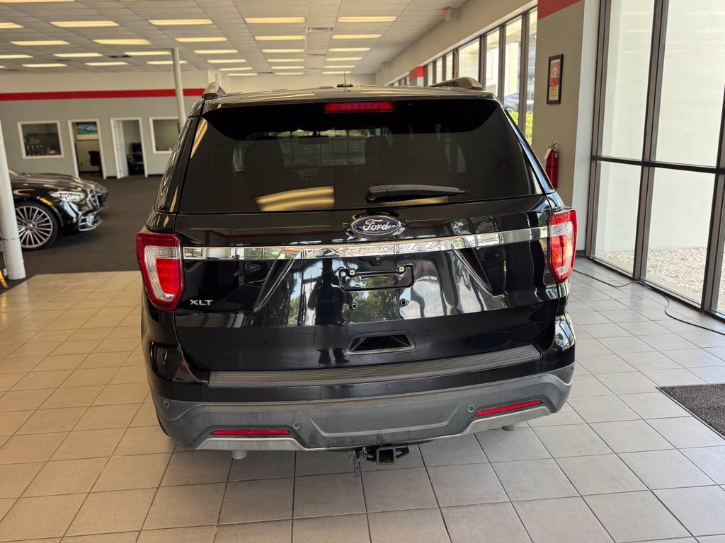 Used 2019 Ford Explorer XLT w/ Equipment Group 201A FWD image 5