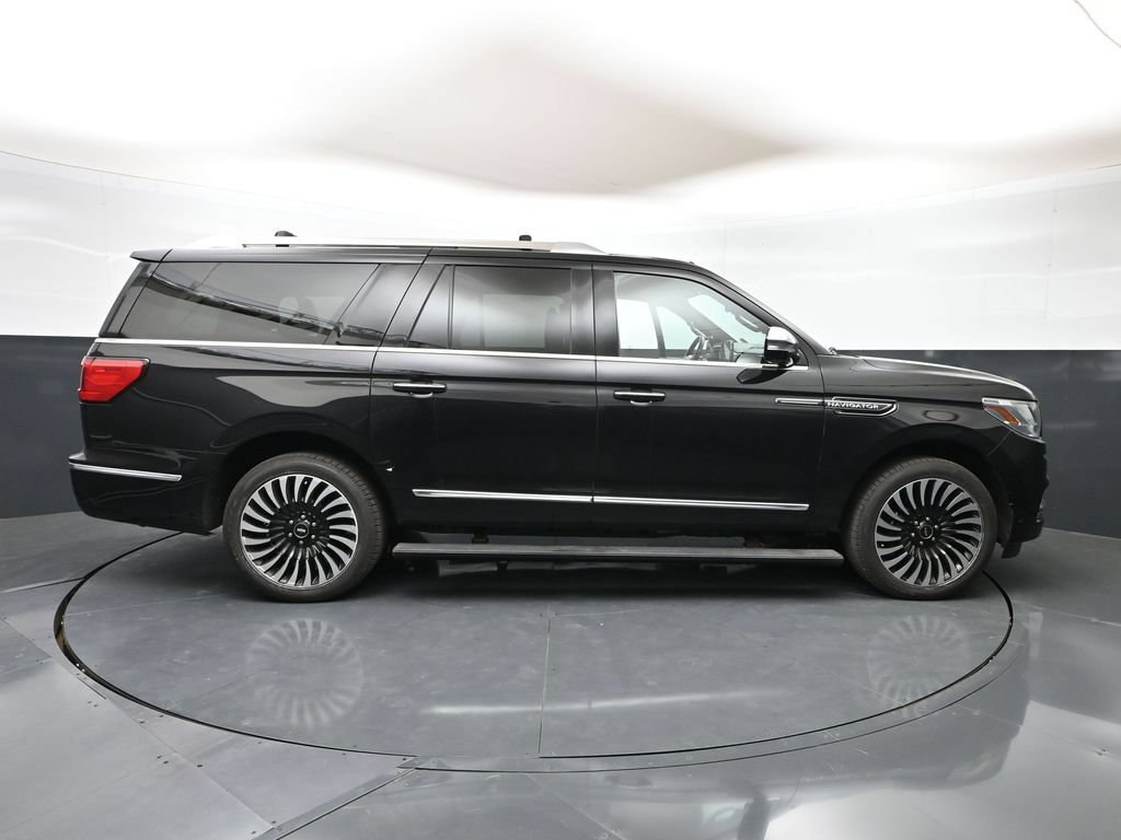 Used 2020 Lincoln Navigator L Black Label w/ Cargo Convenience Package AWD/4WD image 36
