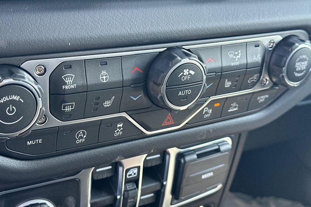 New 2026 Jeep Gladiator Rubicon w/ Safety Group AWD/4WD image 19